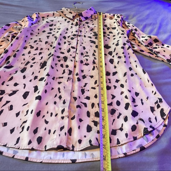 Was💲20! EUC H&M animal print long sleeve multicolored button-down blouse - Picture 13 of 16